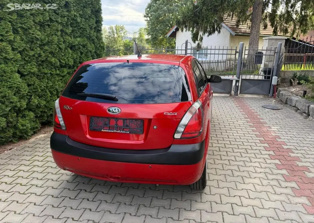 Kia Rio 1,6i/82kw Nová STK klima benzín manuální - fotka 5