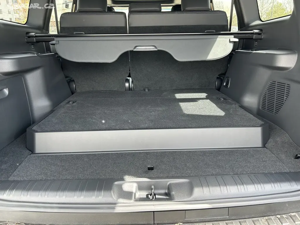 Toyota Land Cruiser, 2,8L MHEV 8AT 4x4 Executive - fotka 6