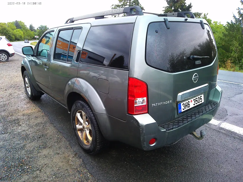Nissan Pathfinder, 2.5 DCi, 126 kW, klima, tažné - fotka 3