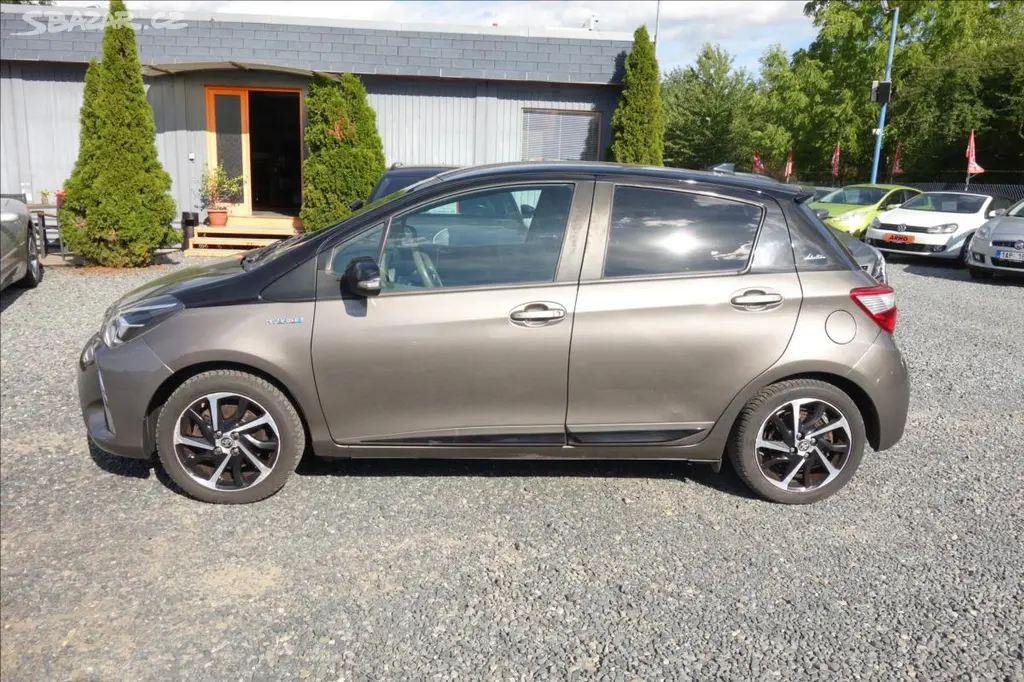 Toyota Yaris, 1,5 i, ČR, HYBRID, SELECTION. - fotka 4