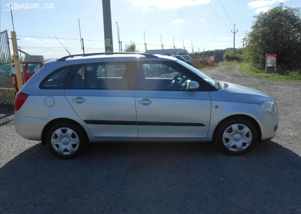 Škoda Fabia 1,4 i 16V KOMBI KLIMA benzín - fotka 3