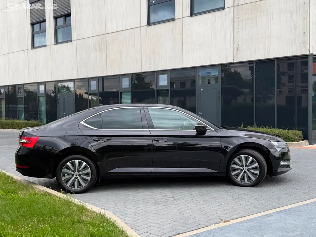Škoda Superb 2.0 TDi 110 kW/2023/DSG/DPH - fotka 5