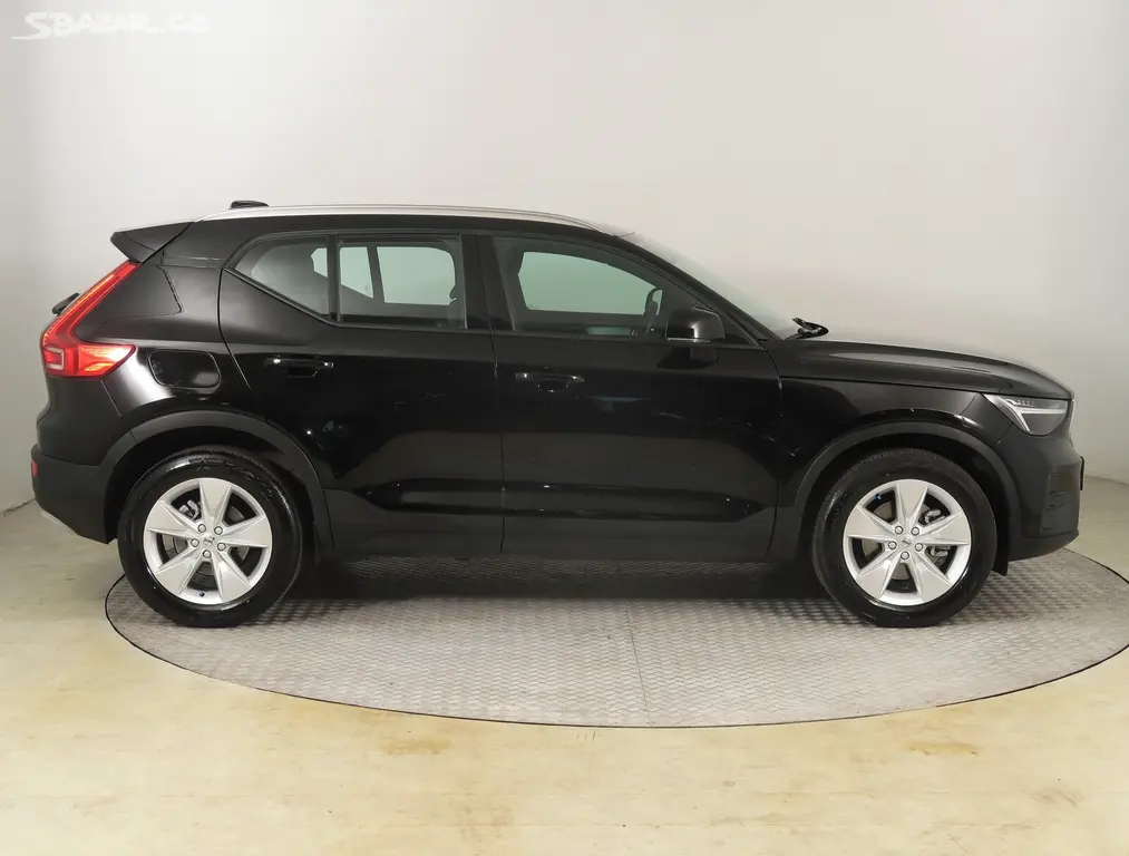 Volvo XC40, B4, Automat, 1.maj, ČR - fotka 6