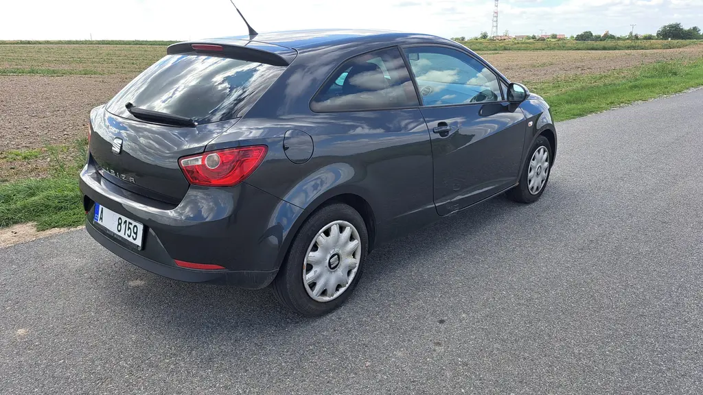 seat ibiza 1,2htp 2009 - fotka 5