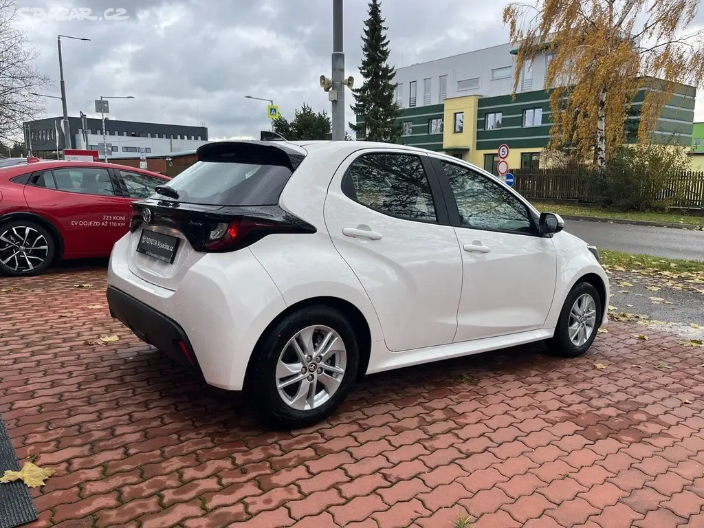 Toyota Yaris, 1.5L hybrid 116 koní - Comfort - fotka 5