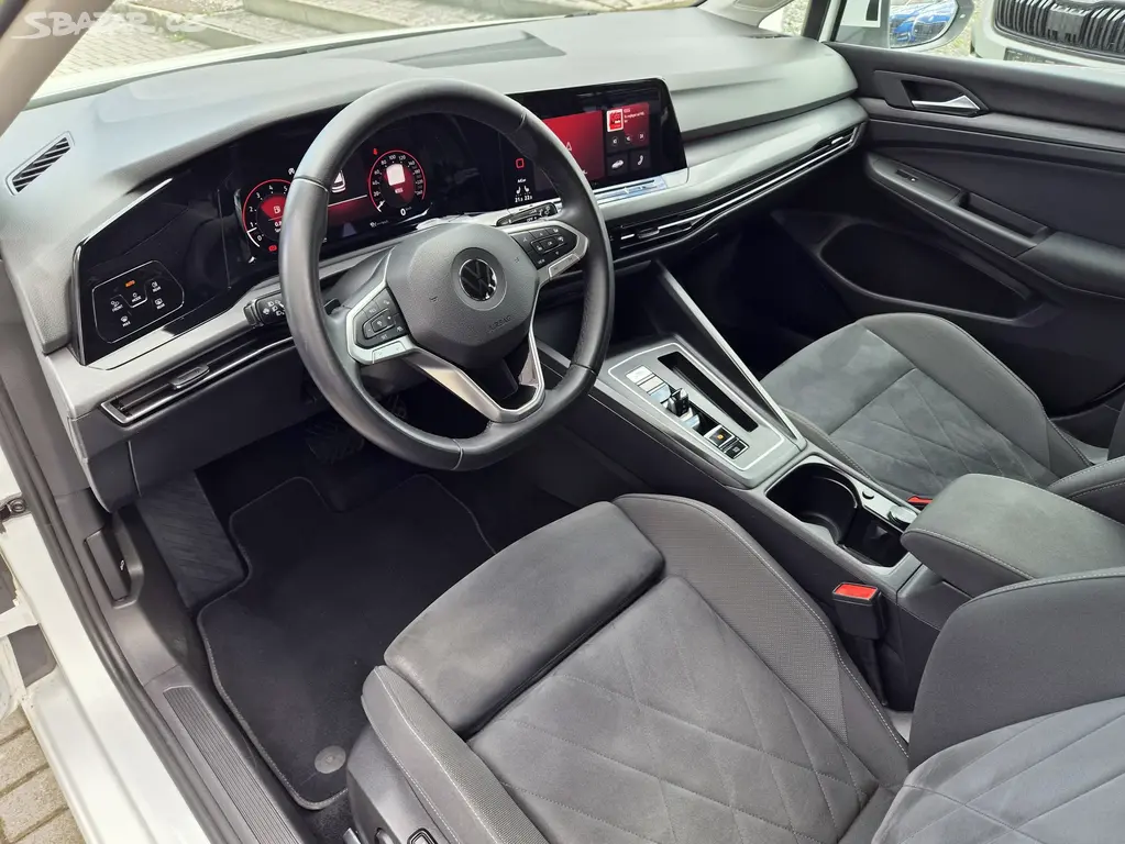 VW Golf VIII TSi DSG STYLE FullLED VIRTUAL DPH - fotka 5