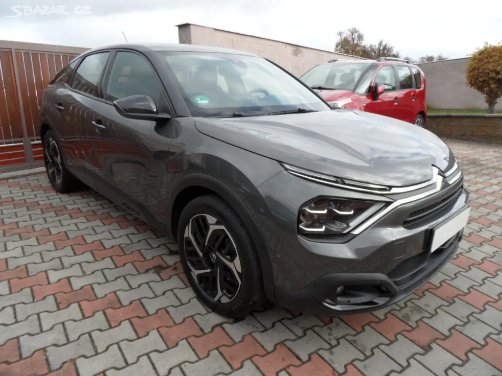 Citroen C4 1.2 PureTech,96kw,naj.105000km - fotka 3