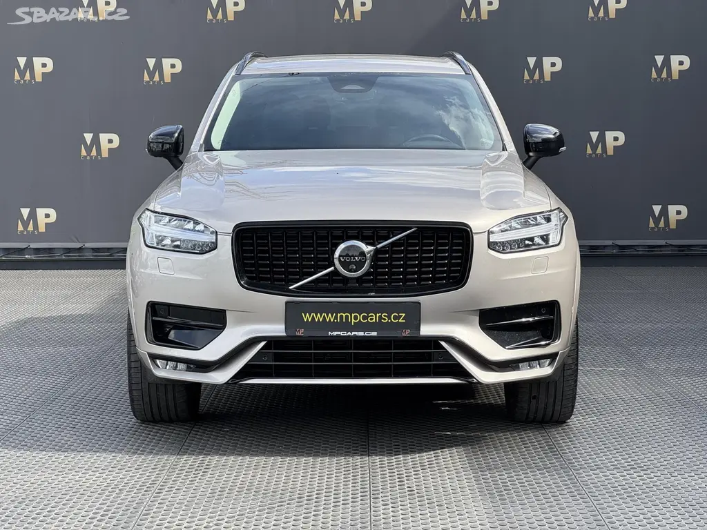 Volvo XC90, B5 4X4 Ultimate, DPH, 1.MAJ - fotka 2