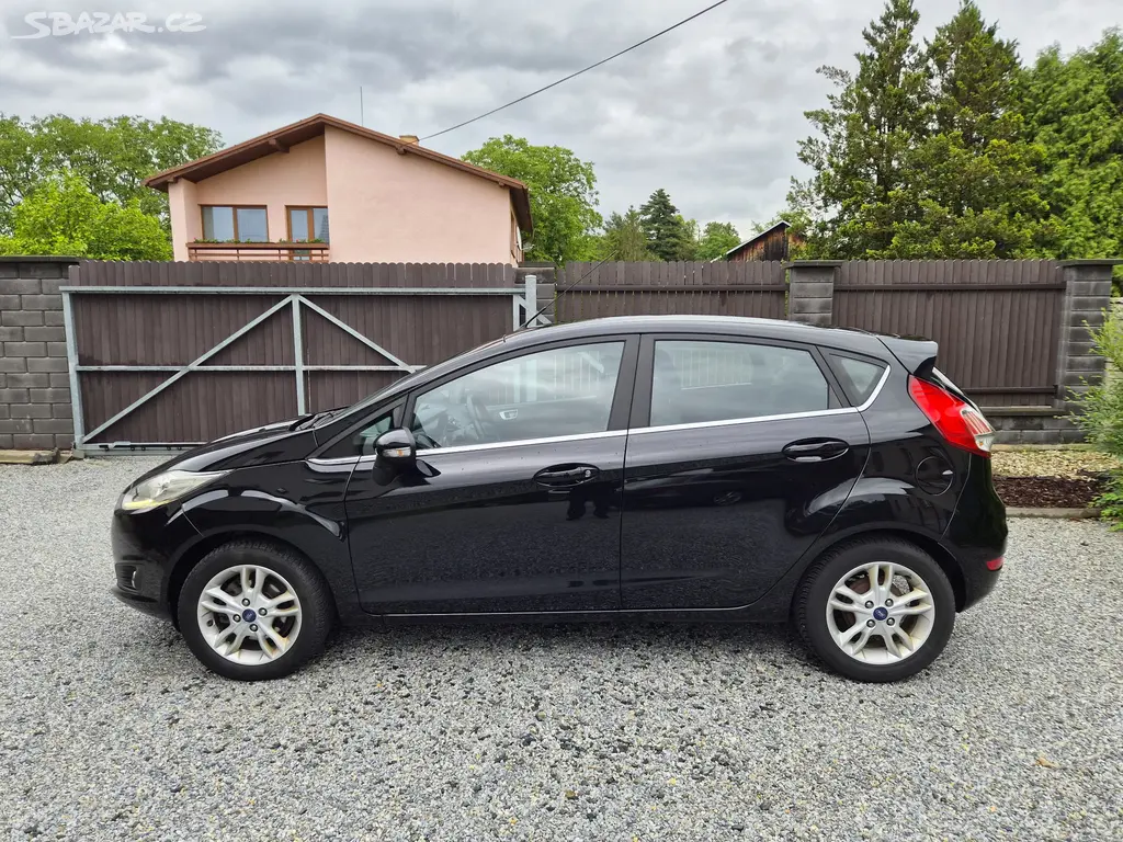 Ford Fiesta 1.0 Celebration 2017 vyhř. sklo a sed. - fotka 2