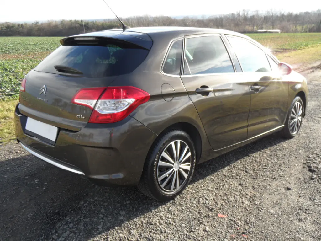 Citroen C4 1.6 HDi,68kw,1 maj.zak. v ČR,naj.114000 - fotka 4