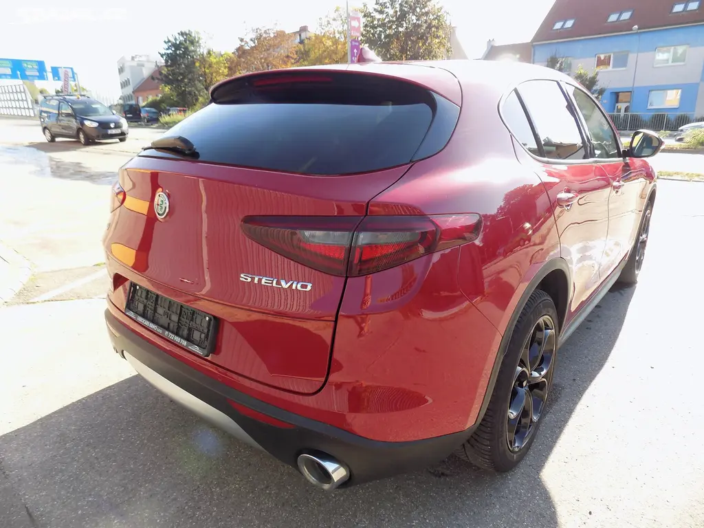 Alfa Romeo Stelvio 2.2 JTDM AUTOMATIC 4X4 - fotka 3