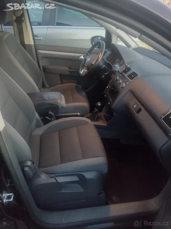 Volkswagen Touran 1,6 tdi,7 míst - fotka 6