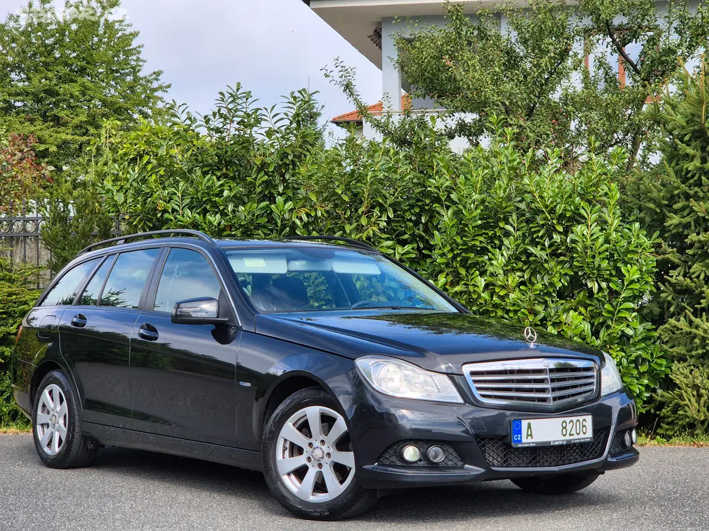 Mercedes-Benz C 2.2D Automat, top stav - fotka 2