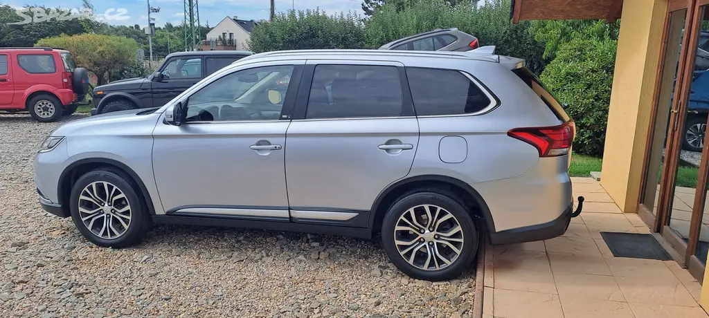 Mitsubishi Outlander 2.2 DI-D 110kW 4X4 7-MÍST DPH - fotka 6