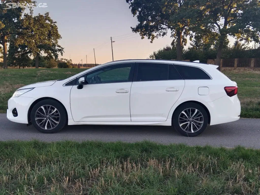 TOYOTA AVENSIS 2.0D-4D,2016, ČR, EXECUTIVE - fotka 5