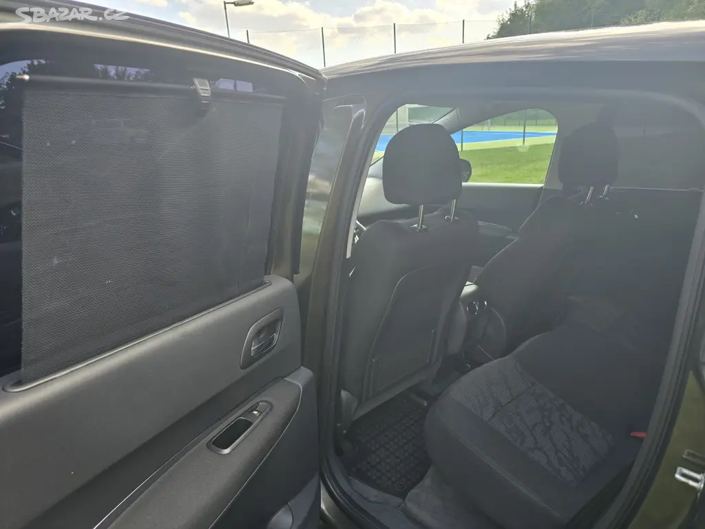 PEUGEOT 3008 1.6 HDi 80 kW | PANORAMA | HEAD-UP - fotka 4