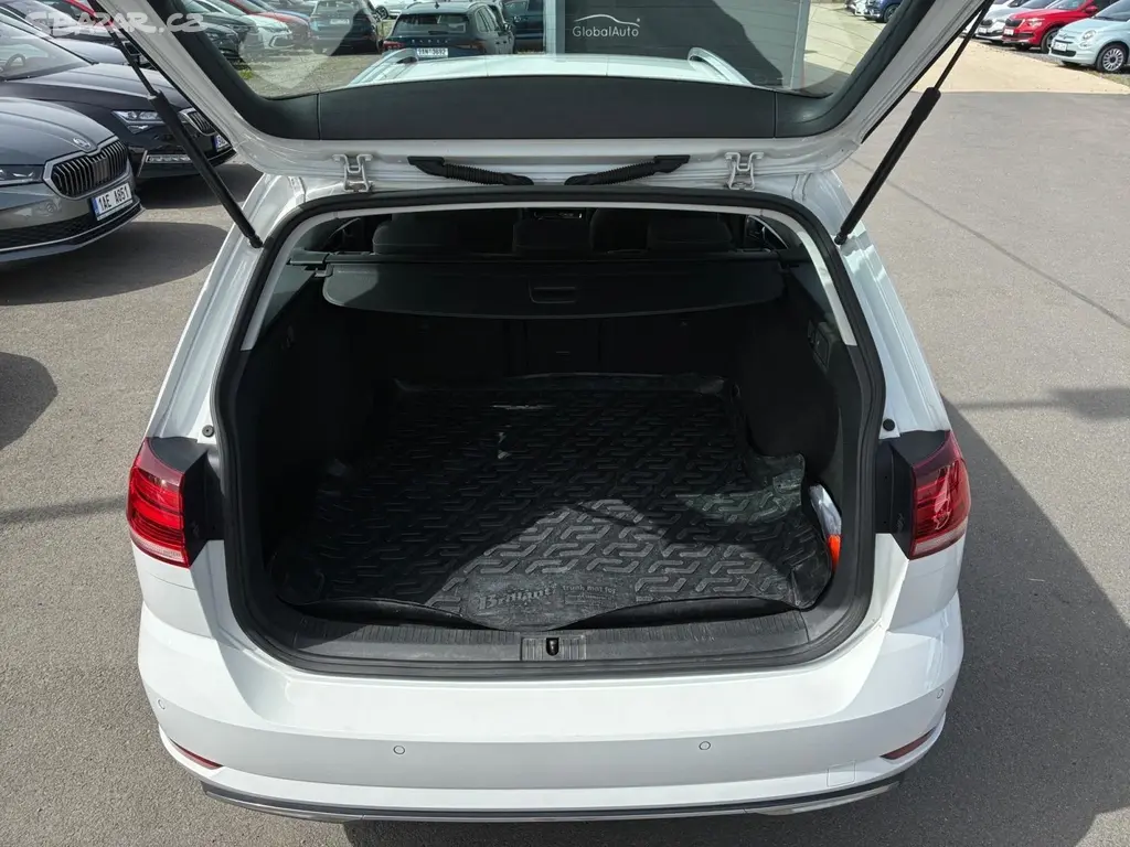 Volkswagen Golf Variant, HIGHLINE 1.5TSI 110kW CZ DPH - fotka 6