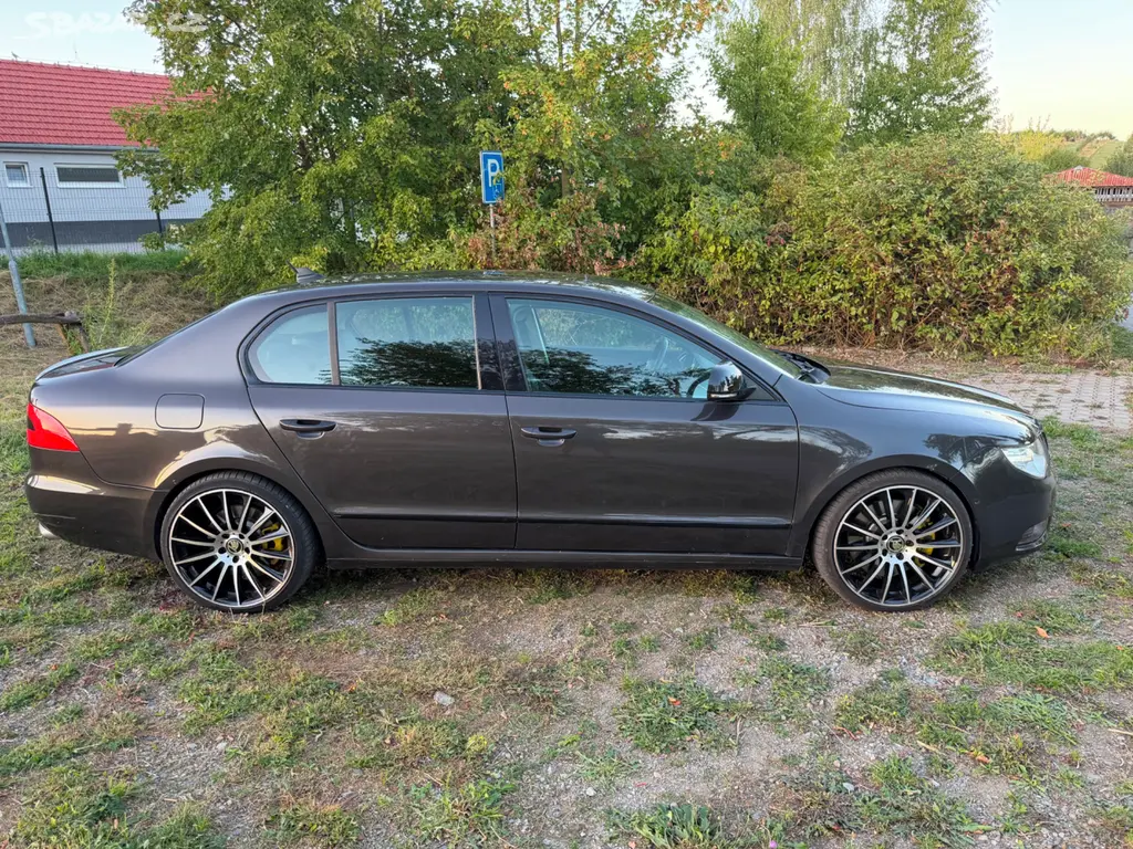 Škoda Superb 2 3.6i DSG - fotka 4