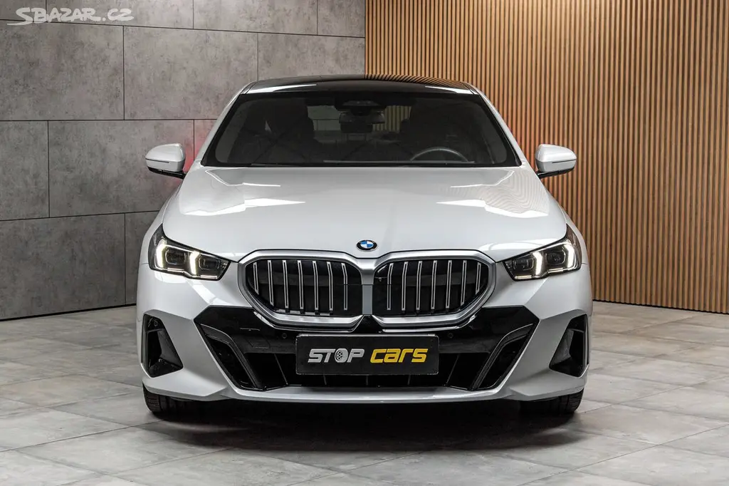 BMW Řada 5, 540d xDrive ///M*HK*ČR*ZÁRUKA - fotka 2