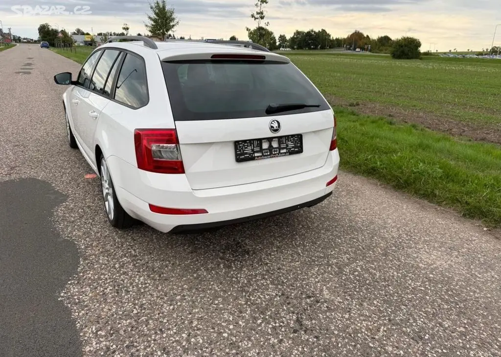 Škoda Octavia 1,6 TDi pravid.servis,nová STK - fotka 6