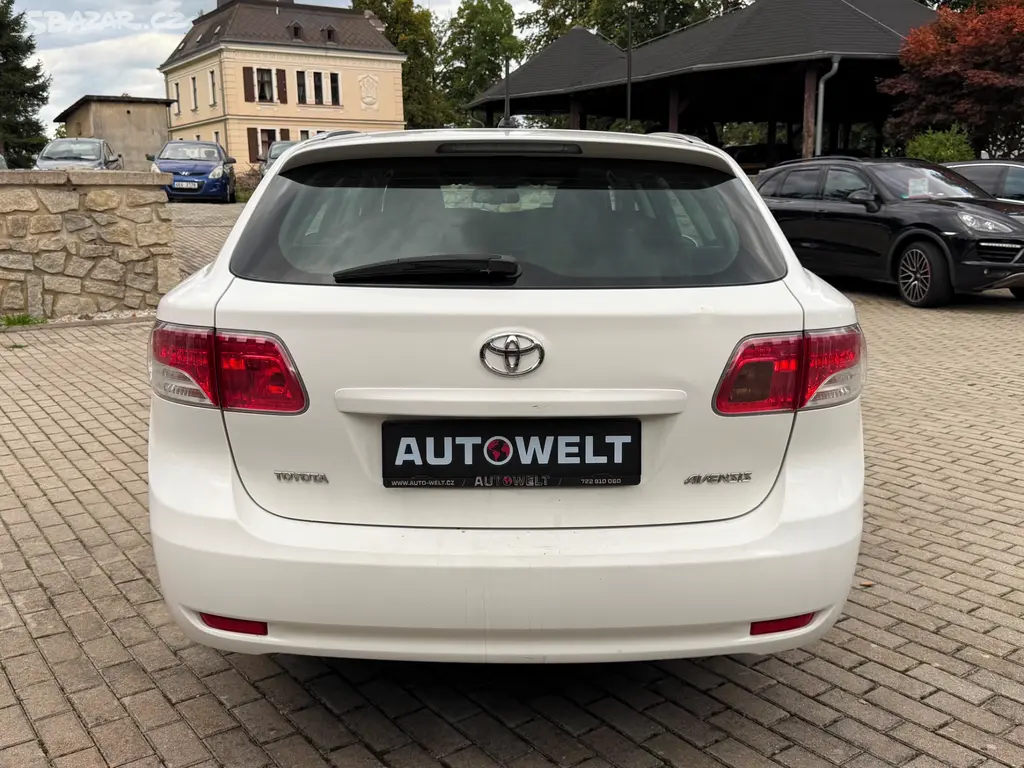 TOYOTA AVENSIS 2.0 D-4D 93kW /NAVI/KLIMA/NOVÁ STK/ - fotka 6