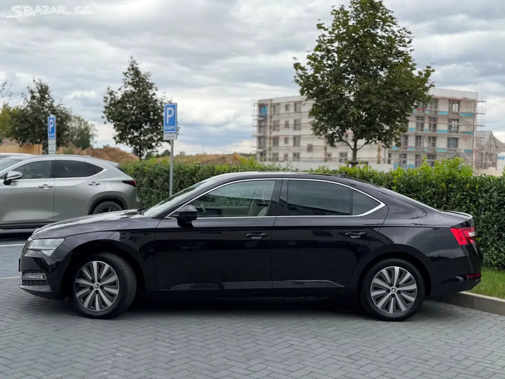 Škoda Superb 2.0 TDi 110 kW/2023/DSG/DPH - fotka 2