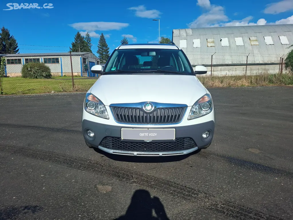 Škoda Roomster SCOUT 1.2TSi 63kW,08/2012,senzory - fotka 2