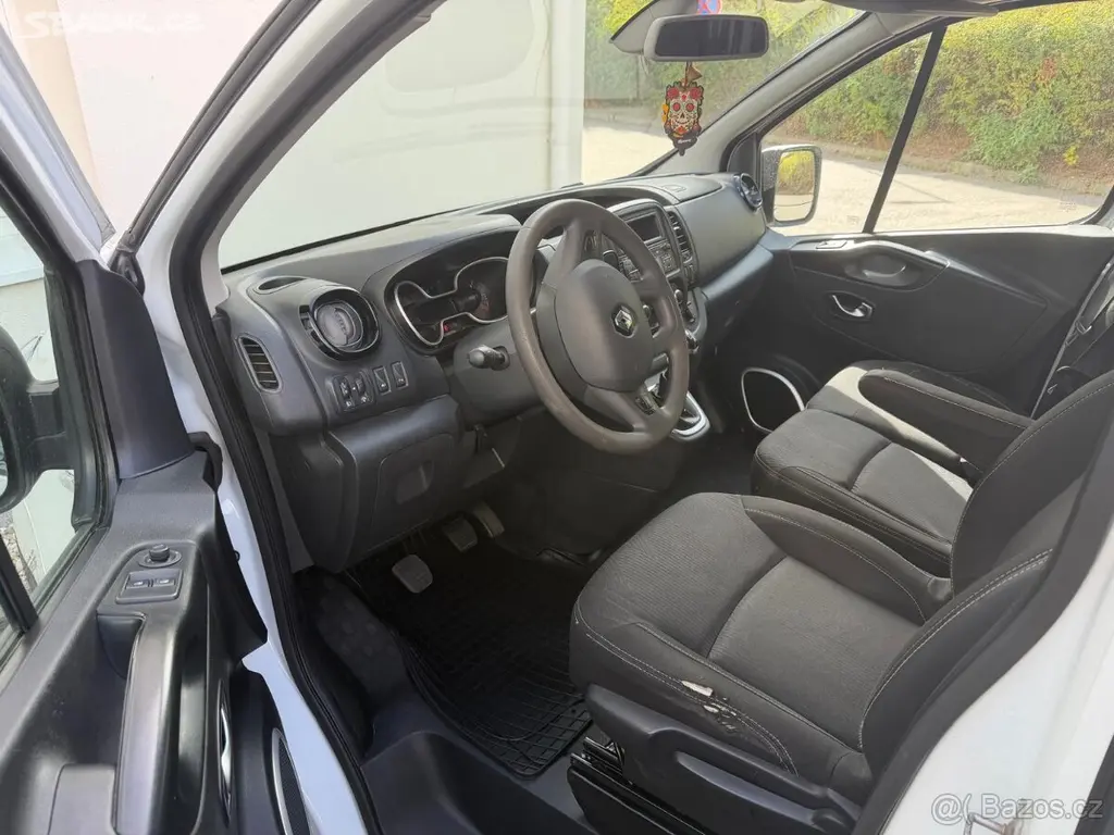 Renault Trafic 2.0, 6 míst, 04/2021 - fotka 3