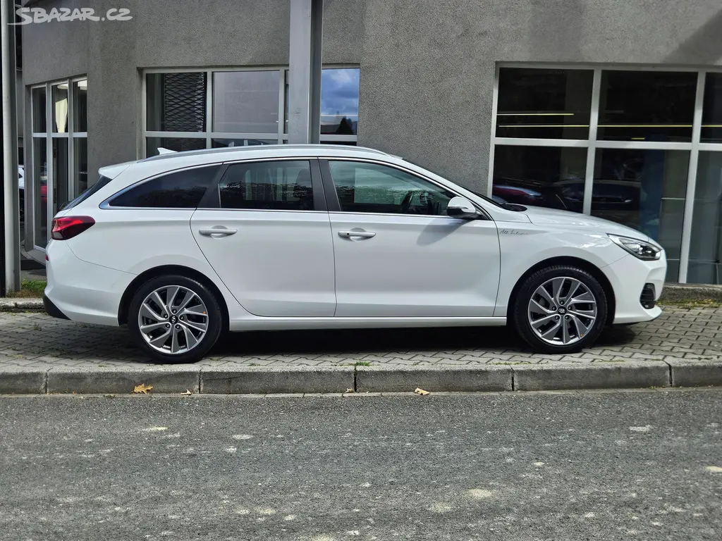 Hyundai i30, 1,4 T-GDi DCT, All Inclusive,Č - fotka 6