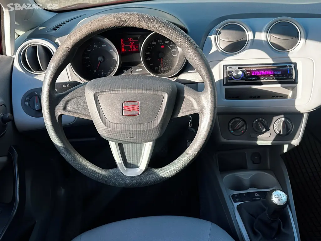 Seat Ibiza 1.4i, r.2009, 78700km, 2.maj., serviska - fotka 5