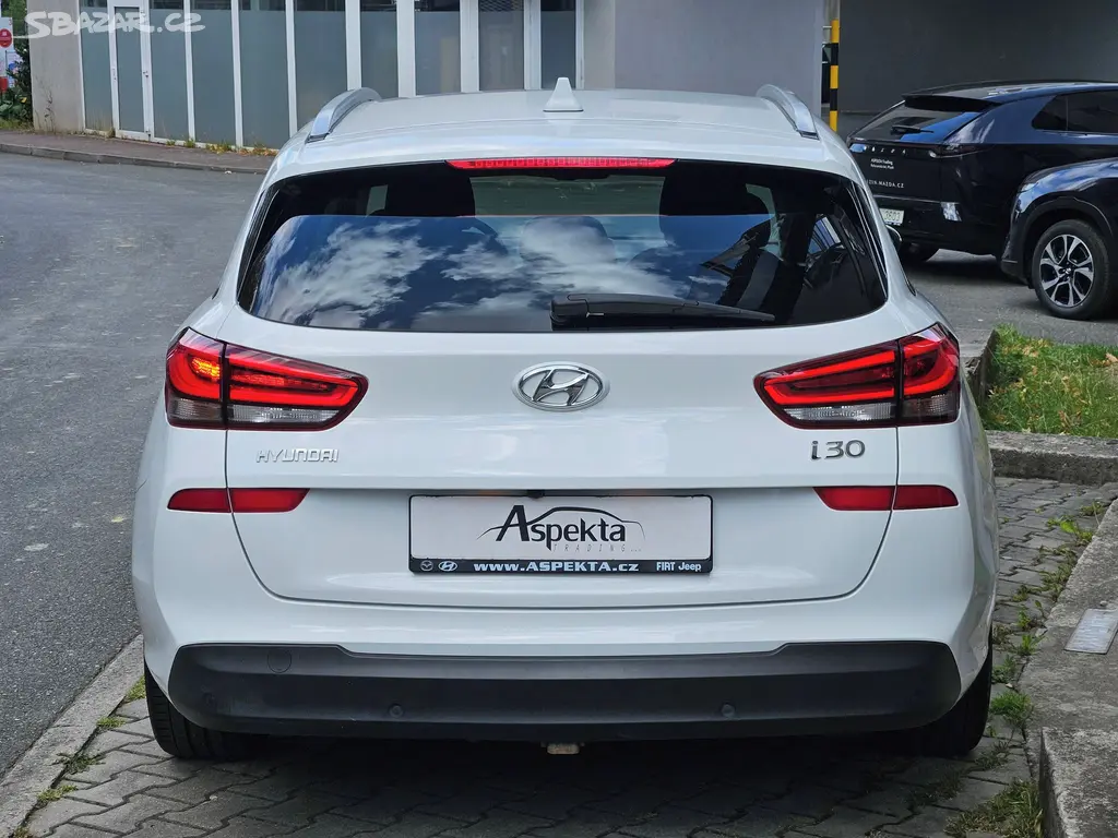 Hyundai i30, 1,4 T-GDi DCT, All Inclusive,Č - fotka 4