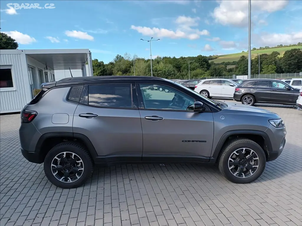 Jeep Compass, 1,3 PHEV 132kW,TRAIL HAWK - fotka 4