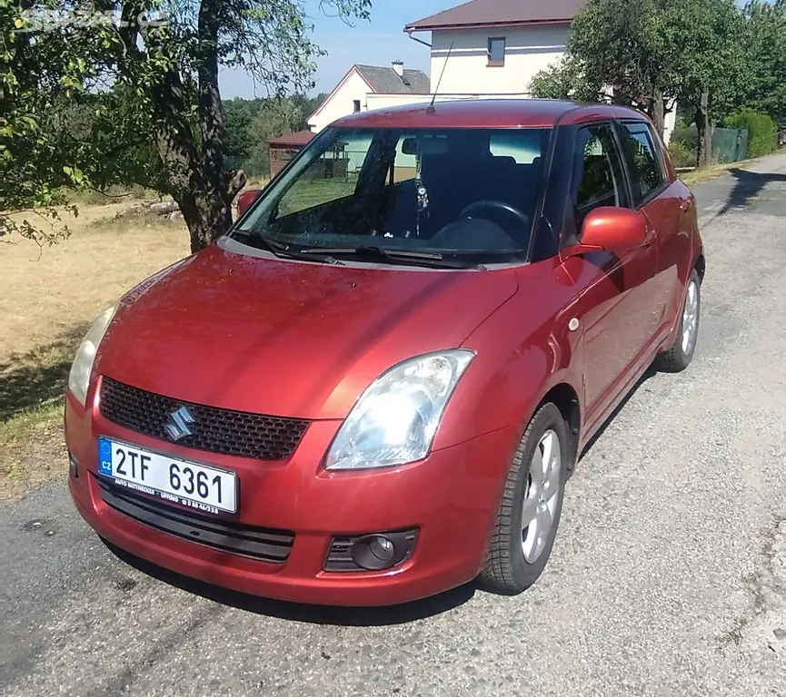 Suzuki Swift 1.3 / 2010 - fotka 2