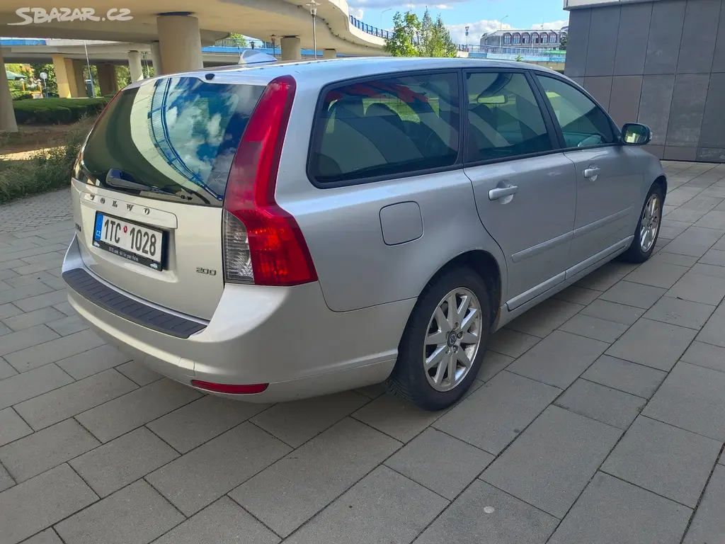 Volvo V50 2.0D, 100 kW, automat - fotka 2