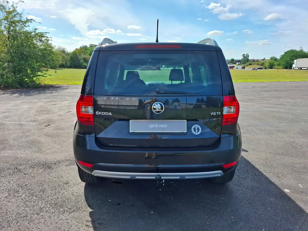 Škoda Yeti EDITION 1.2TSi 81kW,xenony,tažné - fotka 5