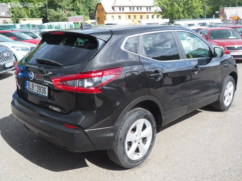 2019 Nissan Qashqai 1.3 DIG-T 103 kW, 1. Maj ČR - fotka 4