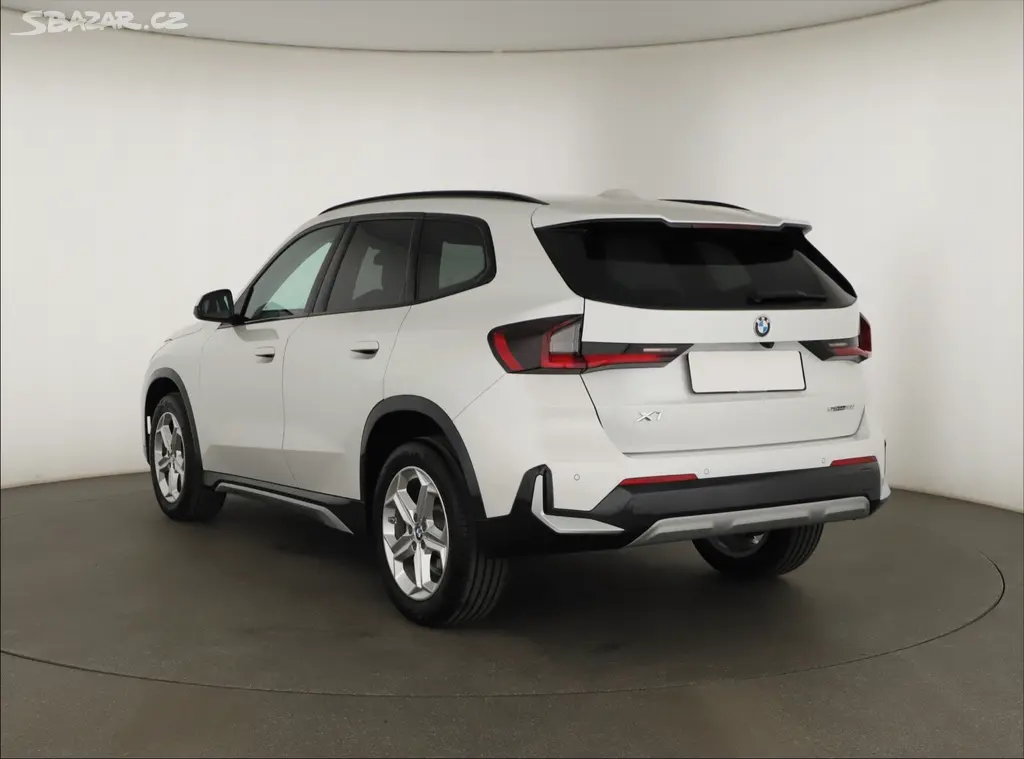 BMW X1, sDrive18i, Full LED, Navigace - fotka 3