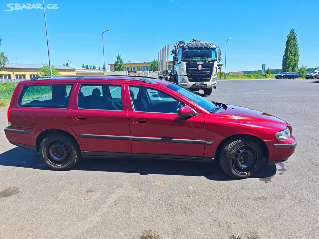 Volvo V70 2.4i 103Kw benzín - fotka 4