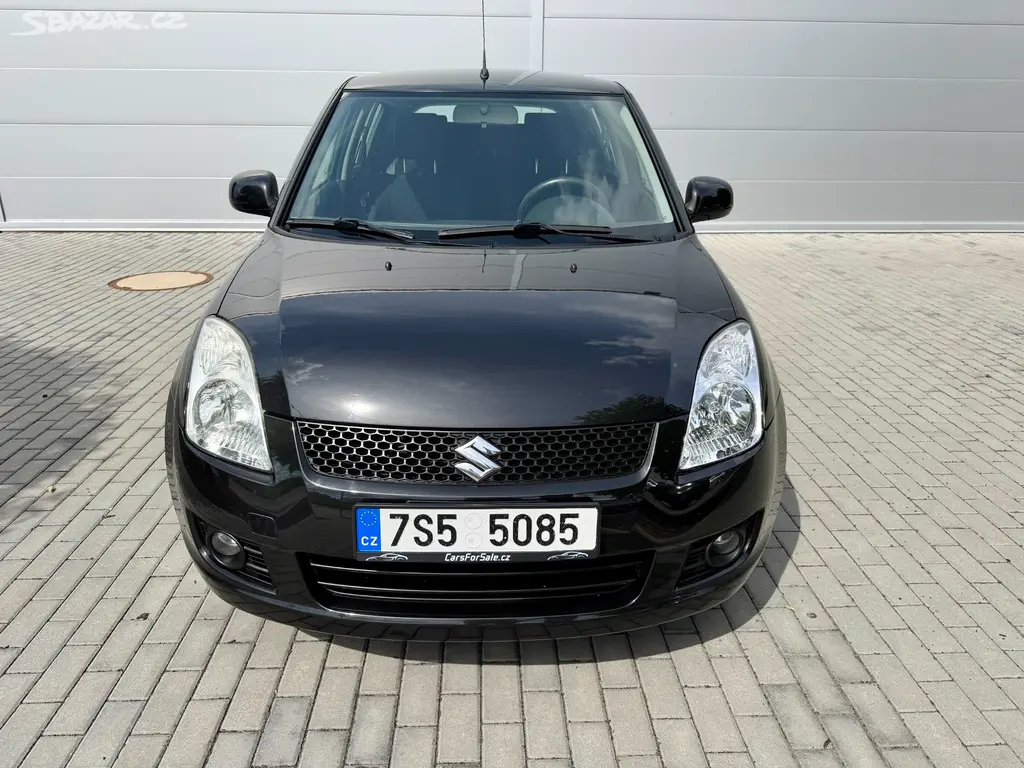 Suzuki Swift 1.3 GLX AUTOMAT KOUP. ČR 1. majitel! - fotka 2
