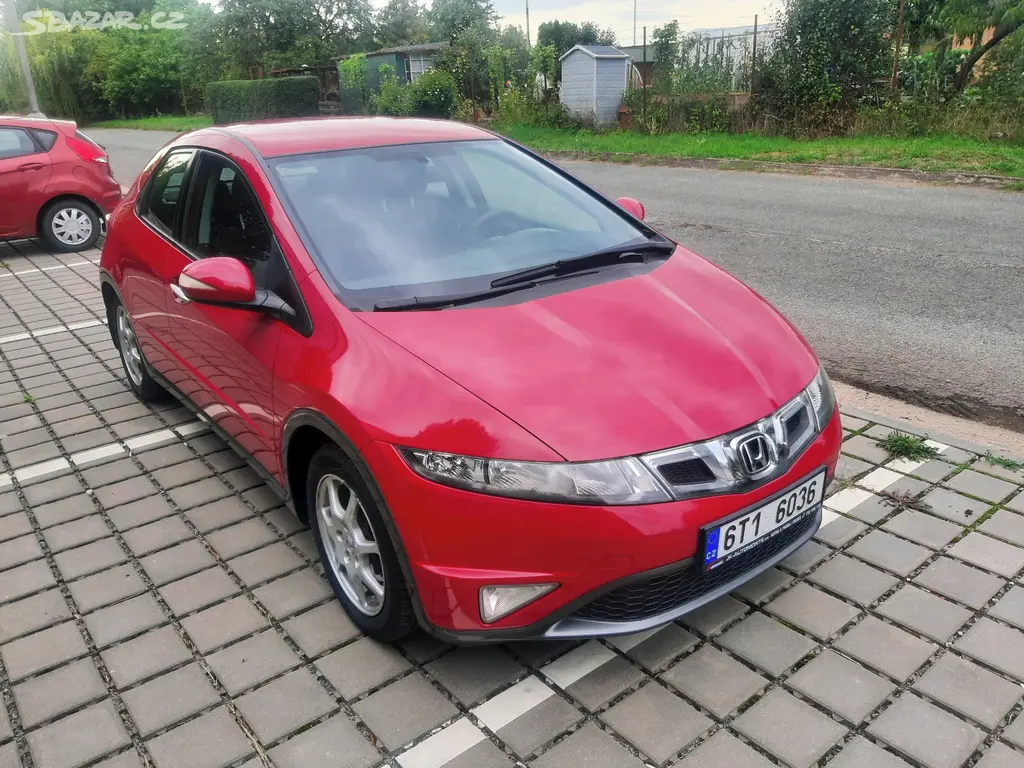 Honda Civic 1.4i VTEC 73kW, 11/2009, NOVÉ V ČR - fotka 2