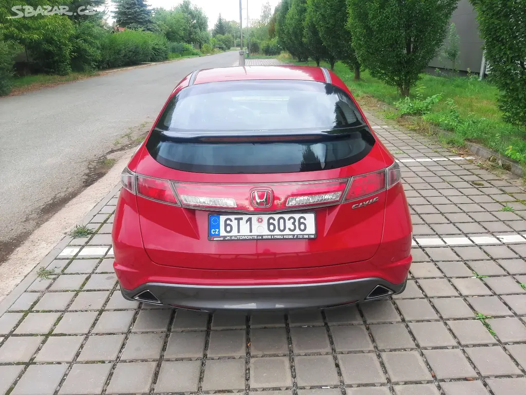 Honda Civic 1.4i VTEC 73kW, 11/2009, NOVÉ V ČR - fotka 5