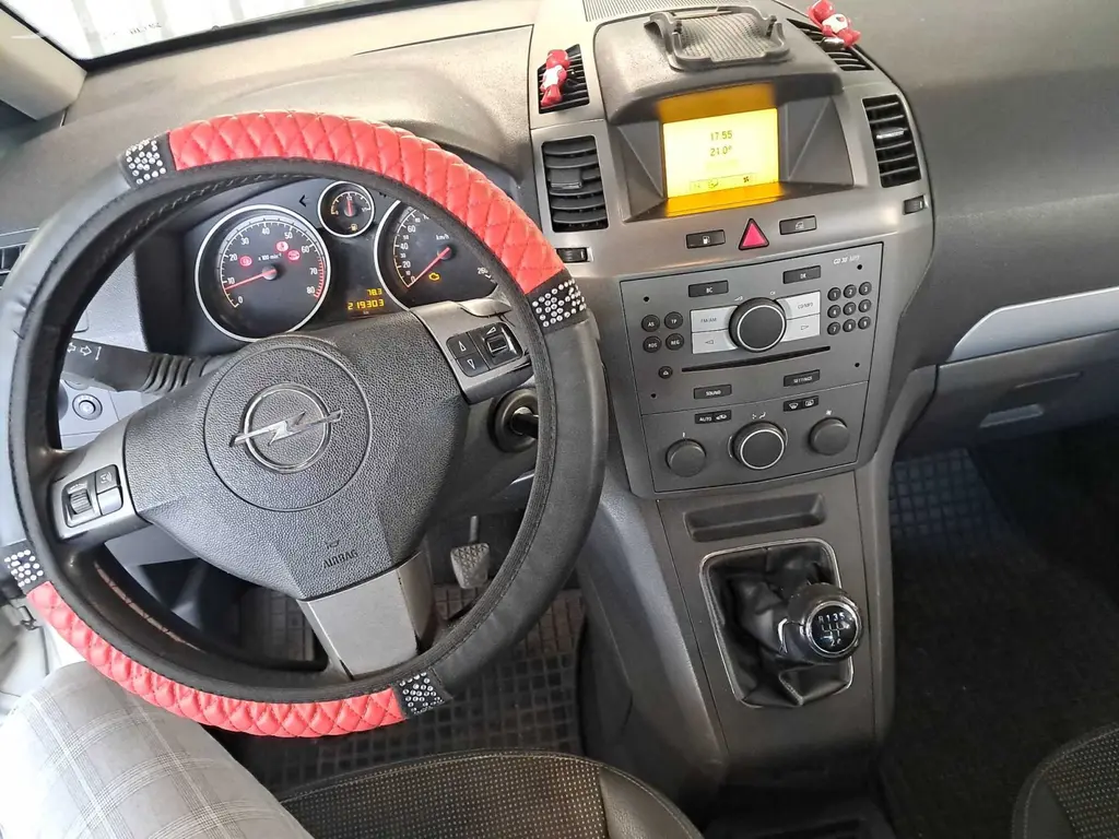 Opel Zafira, 1.6 CNG ecoFlex, 7 míst, Klima - fotka 3