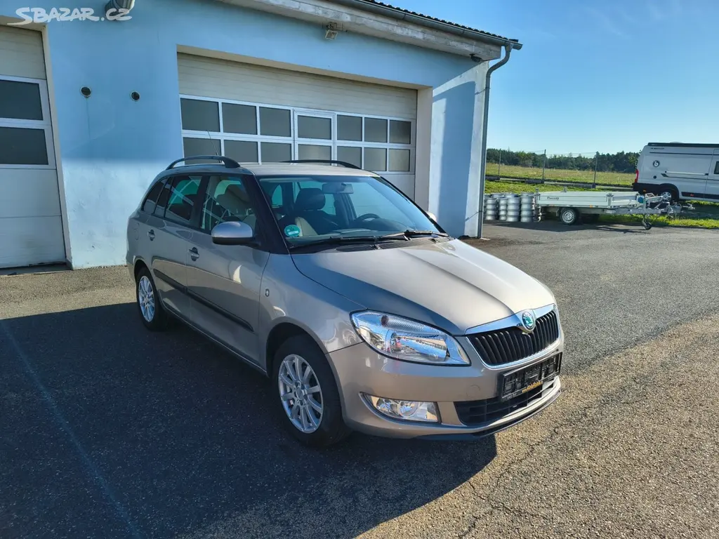 Škoda Fabia, 1,4L,16V,63kW,klima - fotka 3
