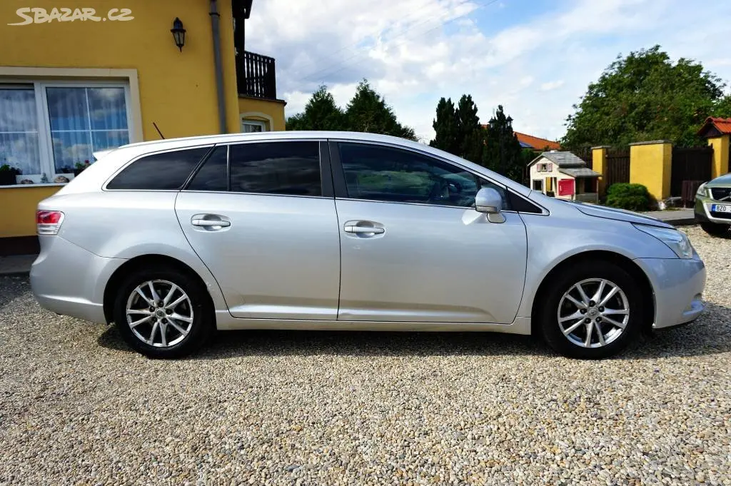 Toyota Avensis, 2,0 D-4D 93 kW - fotka 3