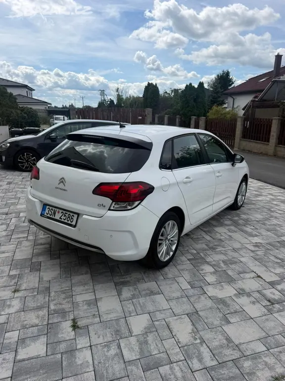 Citroën C4 1.6 HDi 75kW 2016 NAVIG. PARK.ASISTENT - fotka 4