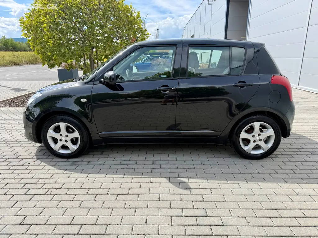 Suzuki Swift 1.3 GLX AUTOMAT KOUP. ČR 1. majitel! - fotka 5