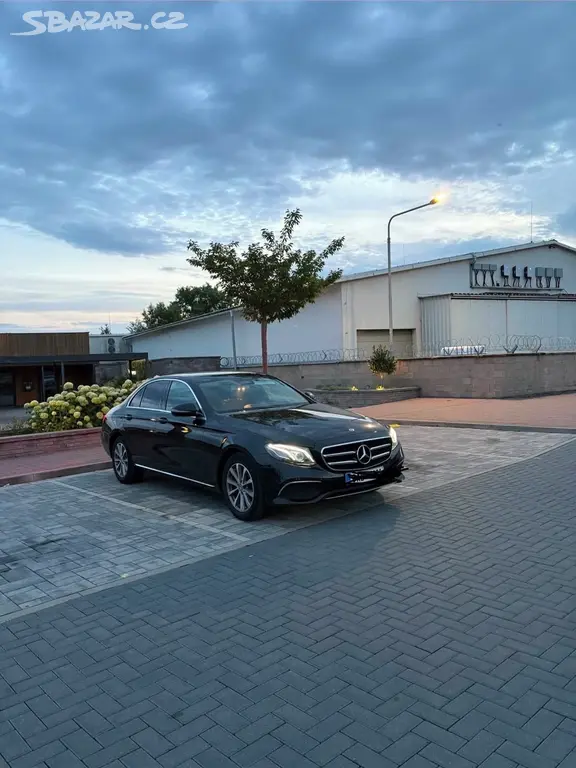 Mercedes Benz E 220 D