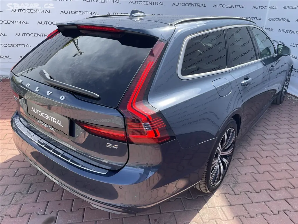 Volvo V90, 2,0 i,145kW,MHEV core,STK 4/28 - fotka 6
