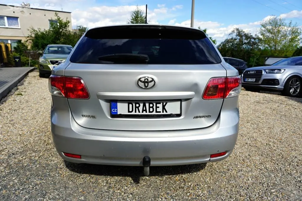 Toyota Avensis, 2,0 D-4D 93 kW - fotka 5