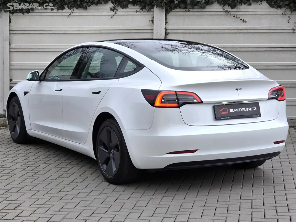 Tesla Model 3, Long Range RWD SOH 96% 1.maj - fotka 5